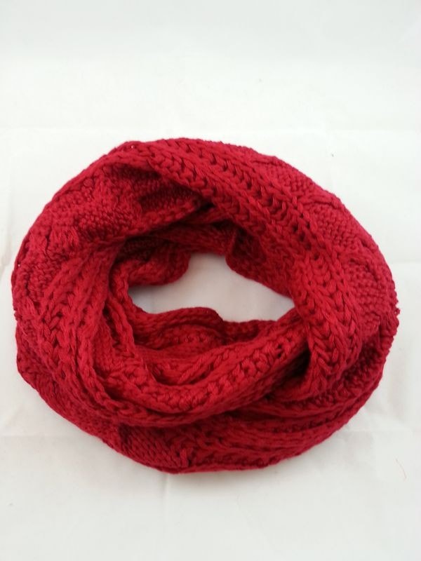 Chunky cable knit infinity