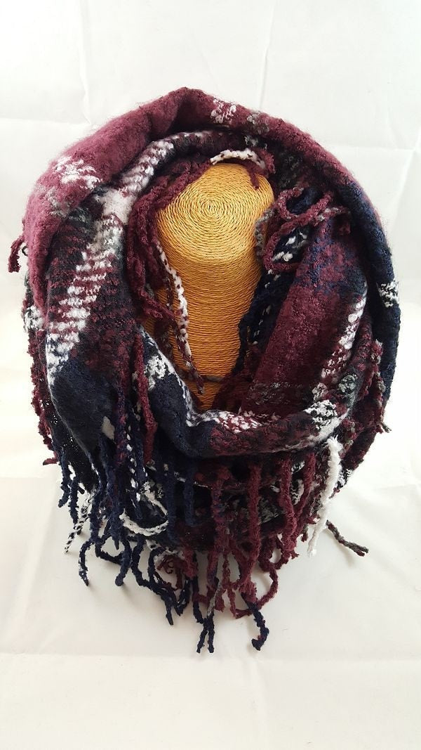Plaid fringed infinity