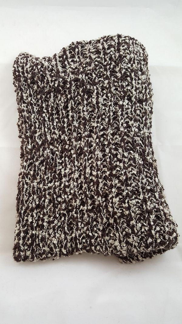 Two toned knit infinity