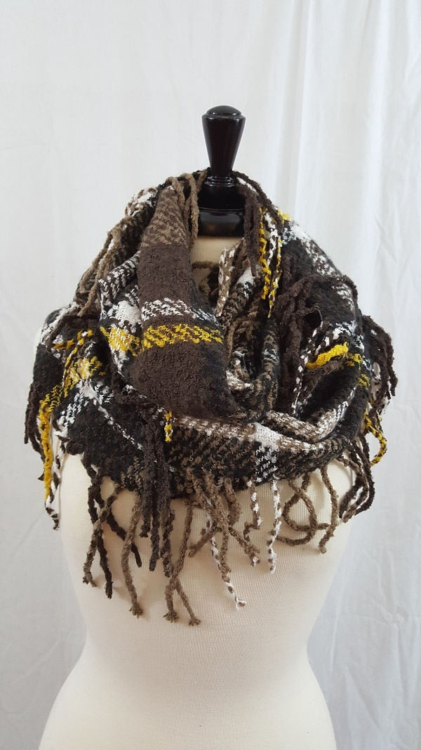 Plaid fringed infinity