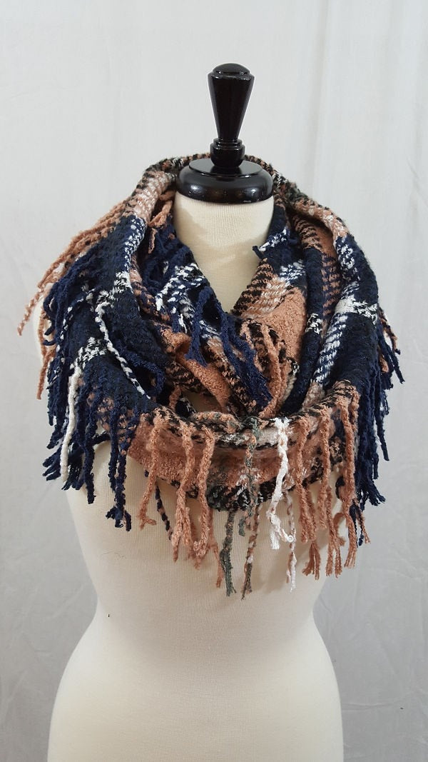 Plaid fringed infinity