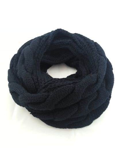 Chunky cable knit infinity
